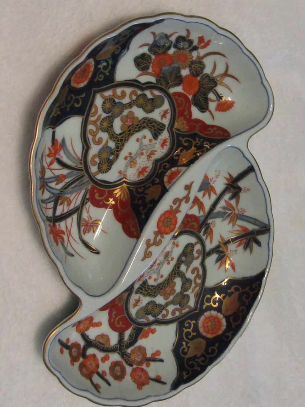 c1950s Vint Japanese IMARI STYLE CRESCENT DOUBLE DIVIDED SERVING PORCELAIN DISH